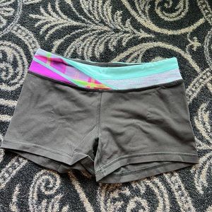 Reversible bike shorts